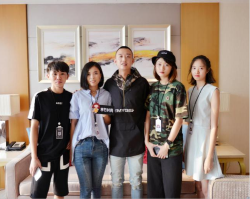 石柳左二 石柳左二